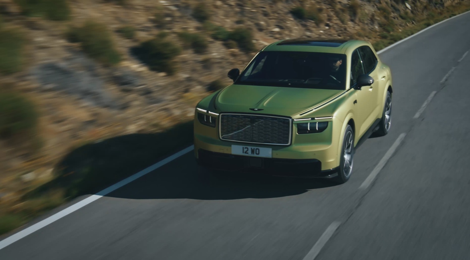 Bentley Torcal: até 888 cv e 600 km de autonomia