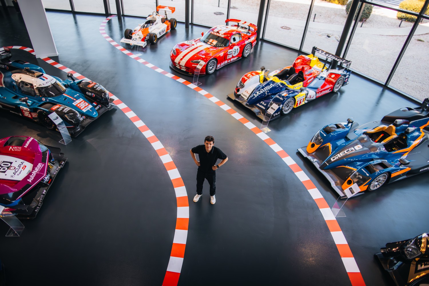 ORECA mostra bastidores em série no YouTube