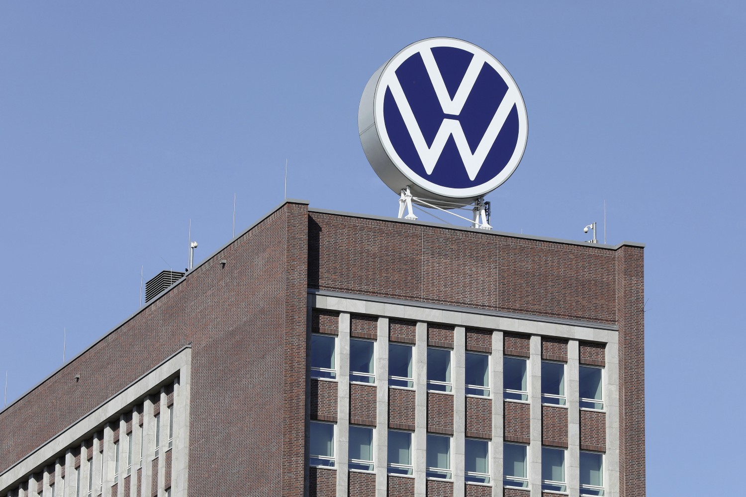 Volkswagen adia mais decisões difíceis