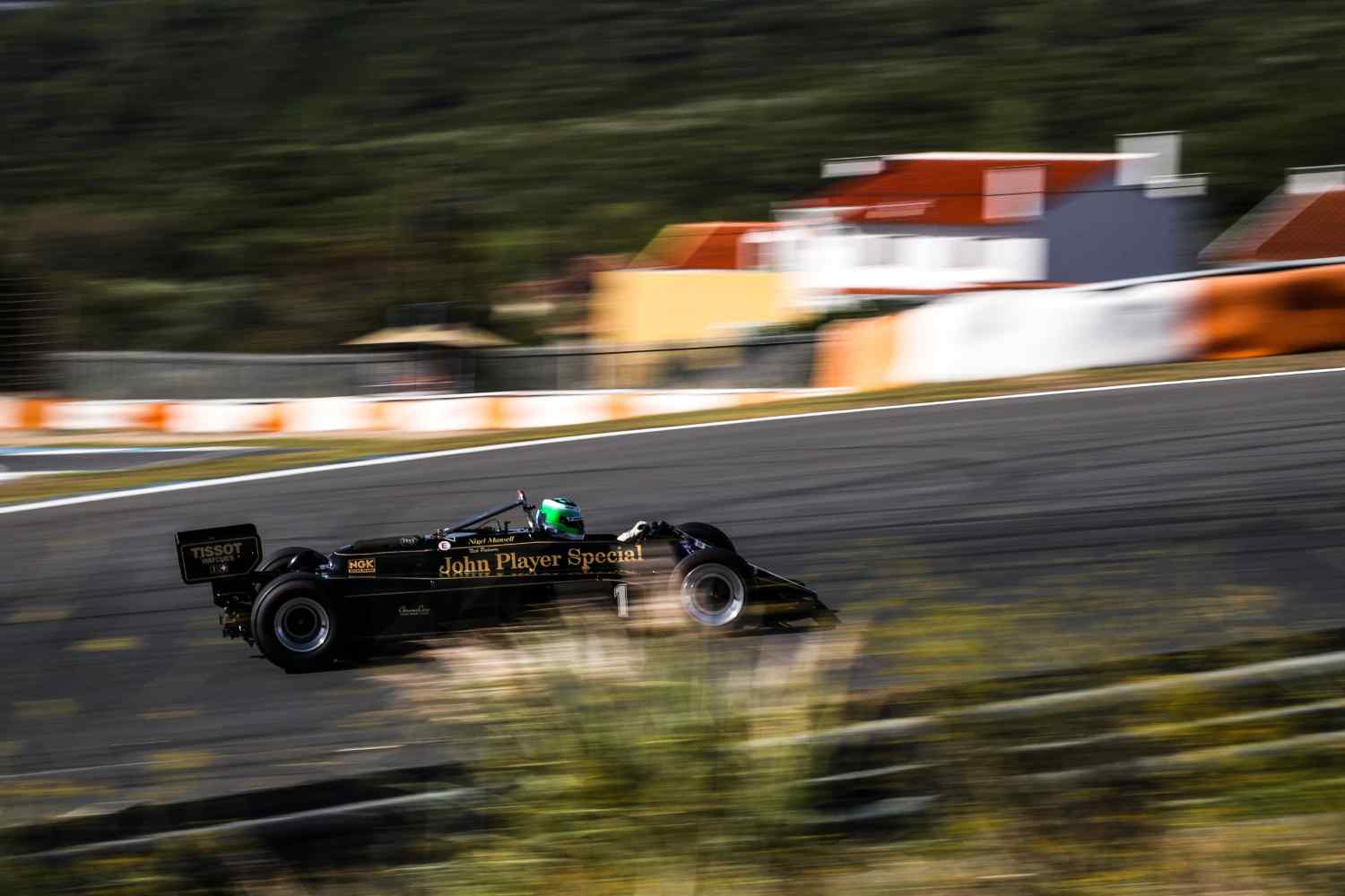 Lotus domina qualificação no arranque do Estoril Classics