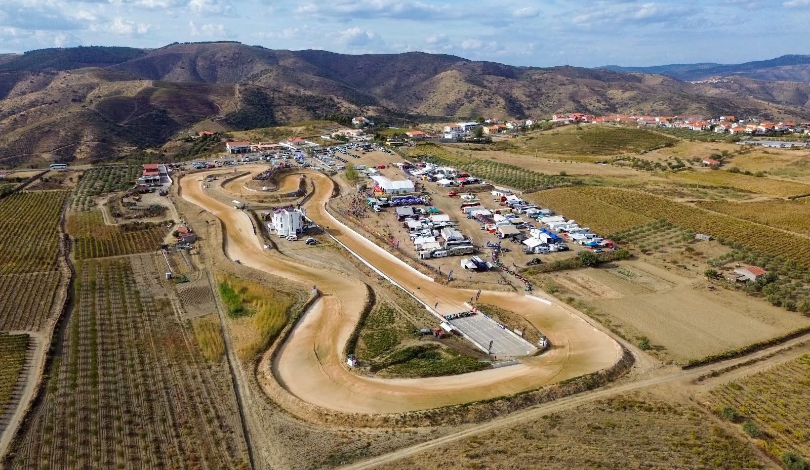 Super Final Europeia de Autocross e Cross Car em Foz Côa com mais de 50 inscritos