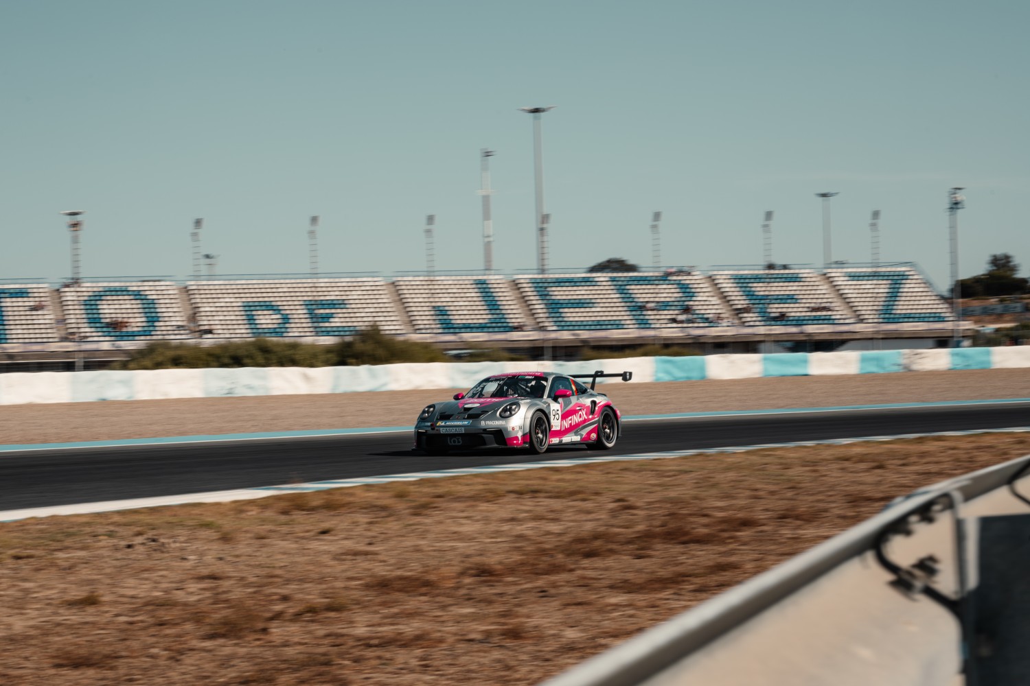 Porsche Sprint Challenge: Kika Queiroz voltou a subir ao pódio, agora em Jerez