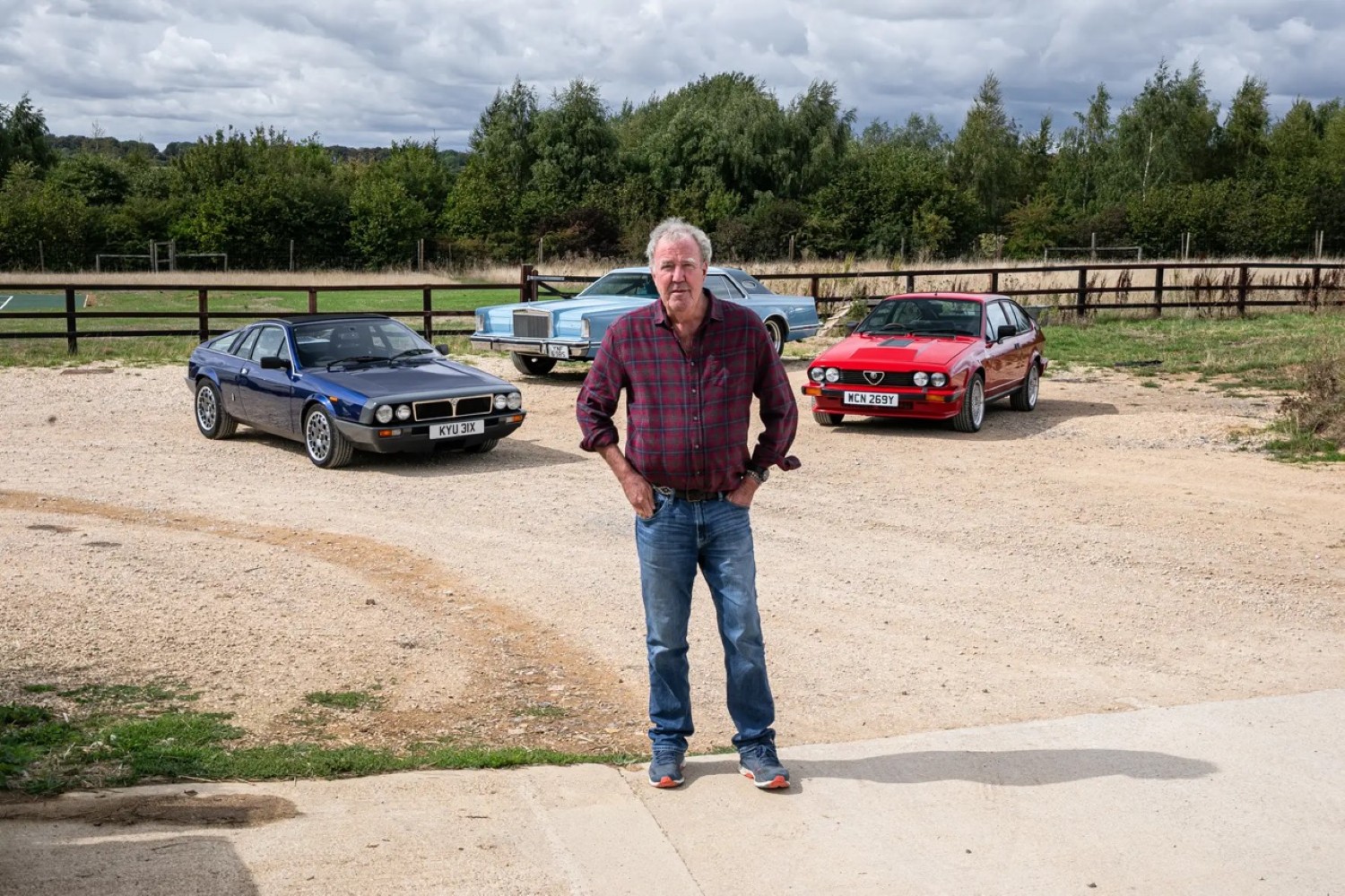 Clarkson leva três carros de “The Grand Tour” a leilão