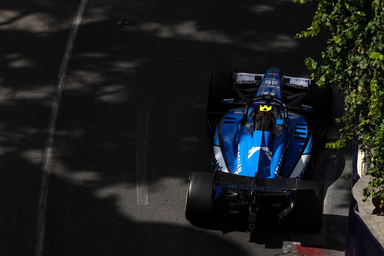 GP Azerbaijão F1: Carlos Sainz penalizado, cai para fora do top 10. Pérez também sofre penalização