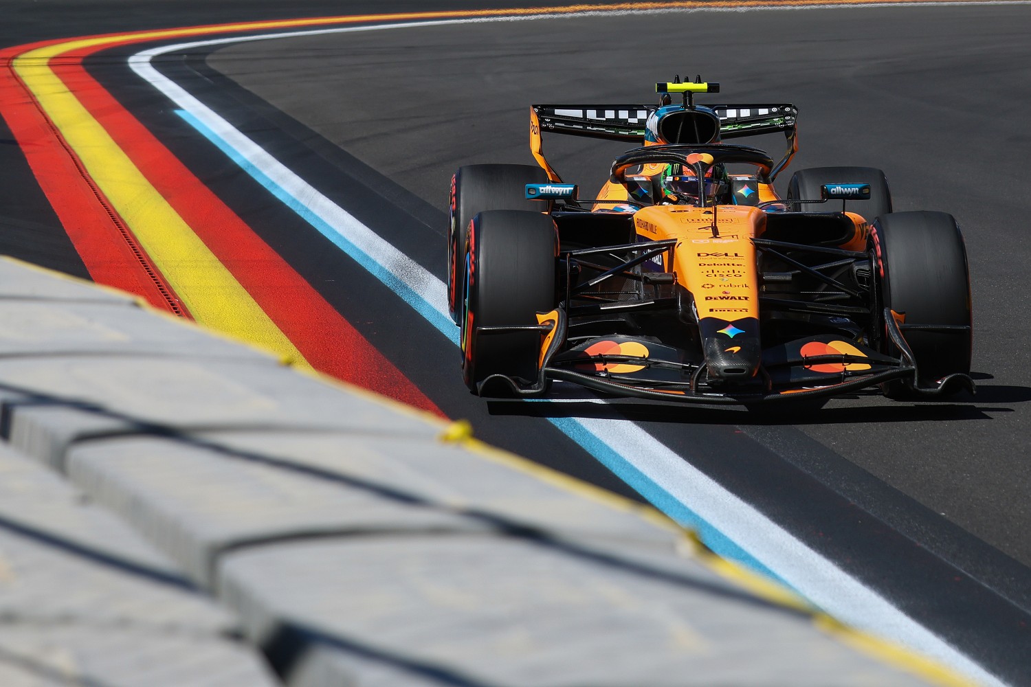 GP da Espanha: Lando Norris consegue a pole por 0,011 seg.
