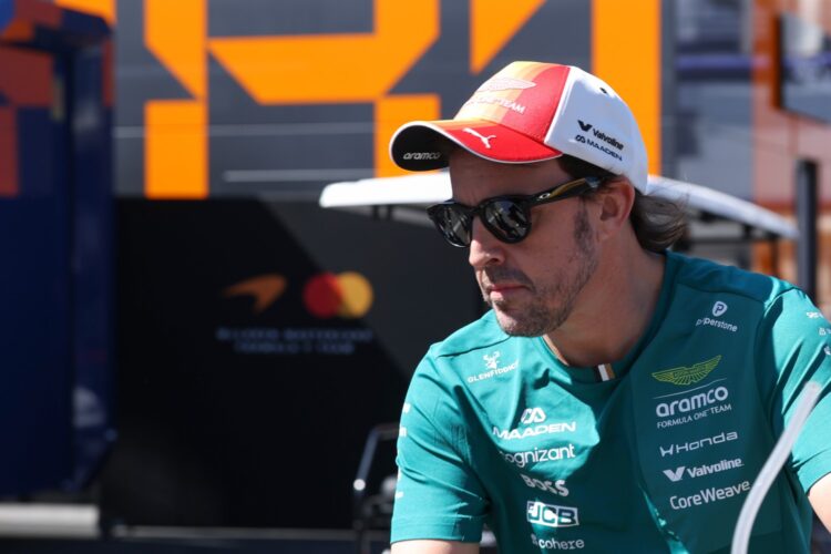 Fernando Alonso deixou sinais de que pode permanecer na F1