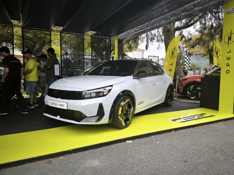 Opel Corsa GSE estreia-se mundialmente no Caramulo: o novo capítulo de uma saga com quatro décadas