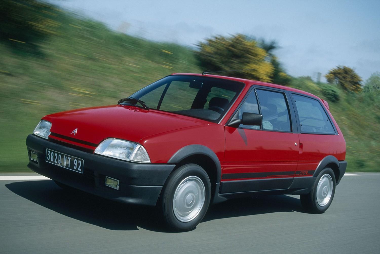 Citroën AX comemora 40 anos