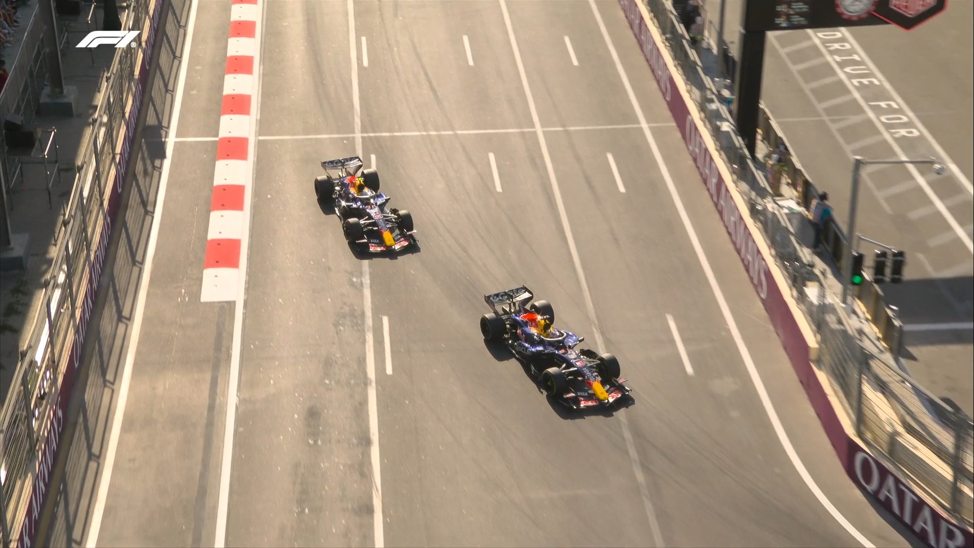 GP Azerbaijão, Volta 25: Russell confortável na frente, Hadjar pressiona Verstappen