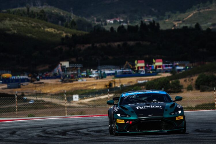CPV / IS: GT4 Am com grelha reforçada em Valência