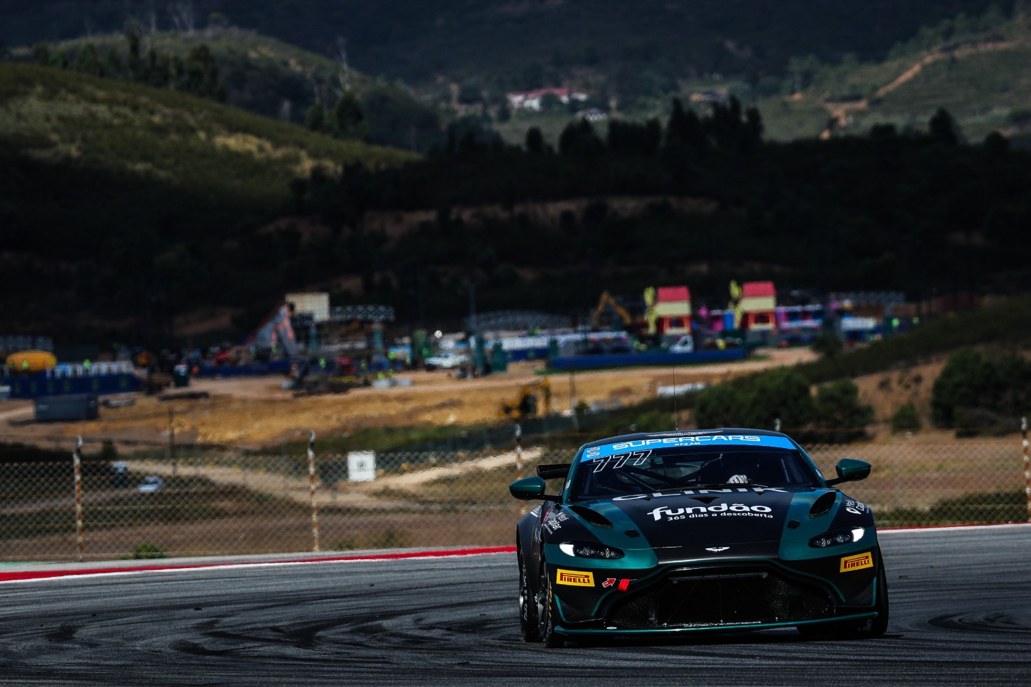 CPV / IS: GT4 Am com grelha reforçada em Valência