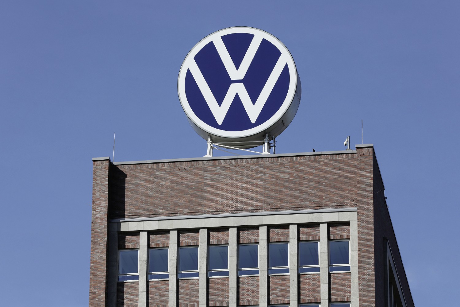 Volkswagen pode congelar salários até 2030
