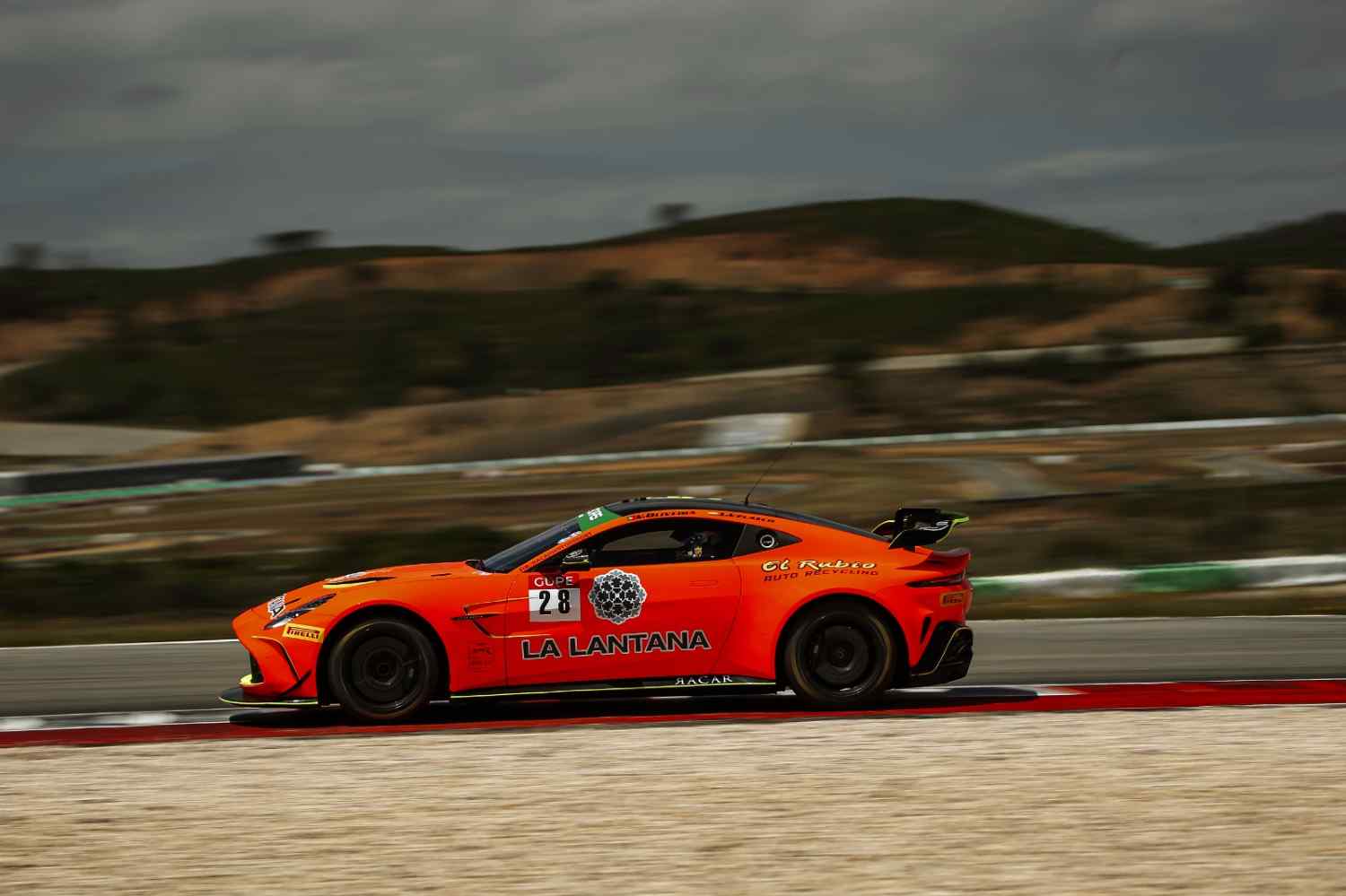 Racar Motorsport estreia-se nas GT4 European Series no Algarve