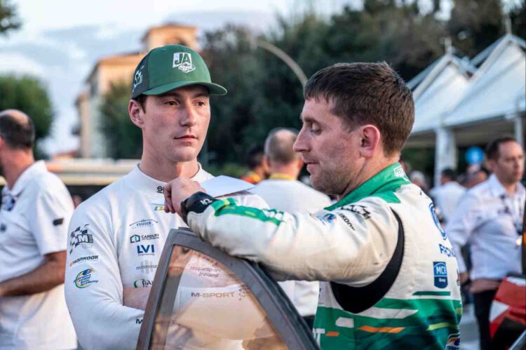 Jon Armstrong e Shane Byrne separam-se após primeira época nos carros Rally1