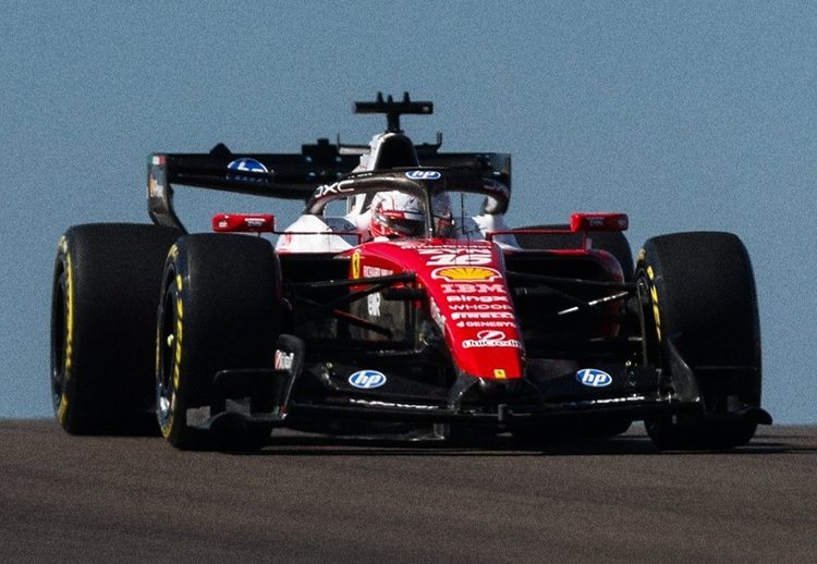 GP dos EUA F1: Charles Leclerc lidera TL1 à frente de Max Verstappen