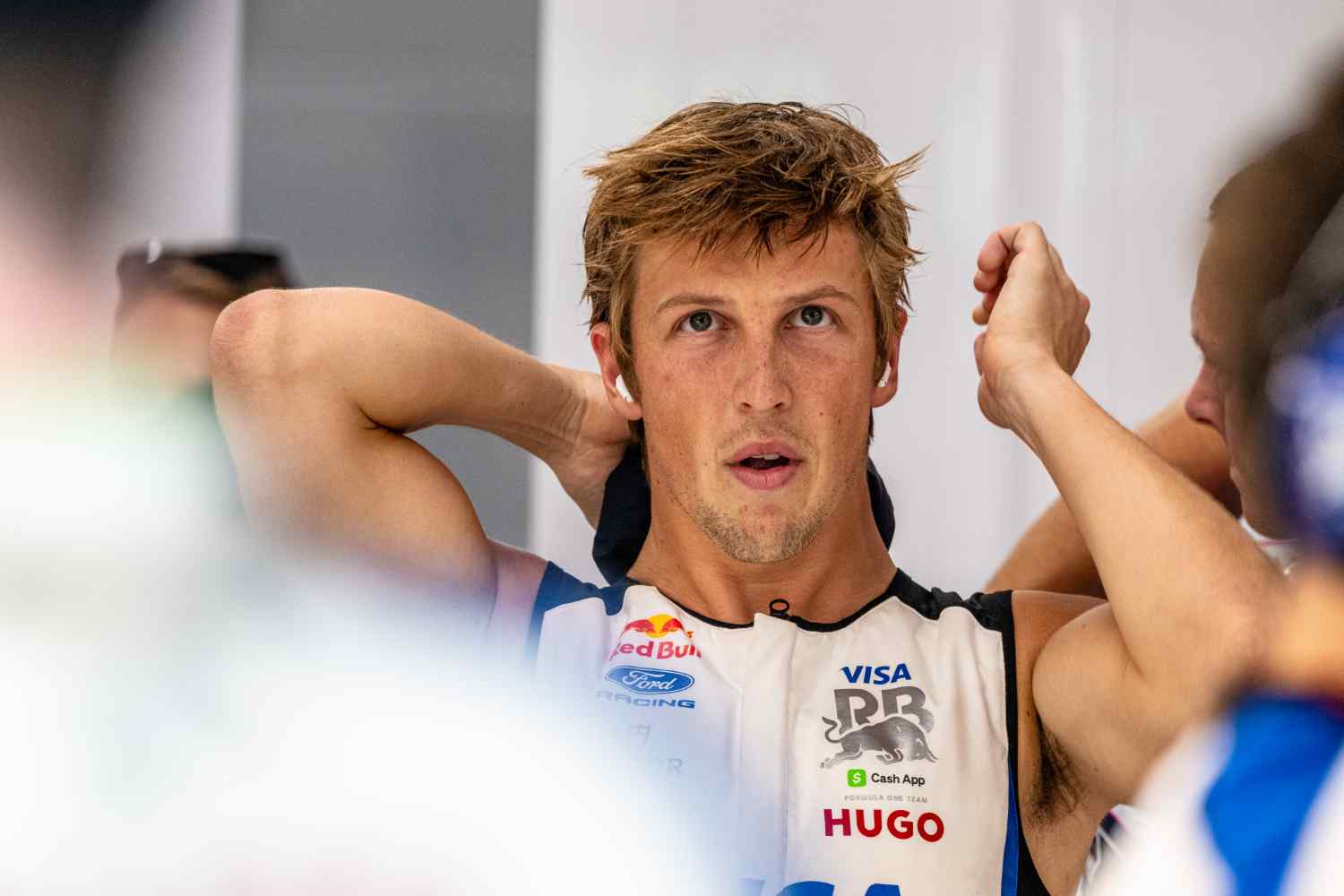 F1, Liam Lawson brilha em Singapura: “muito contente com o resultado”