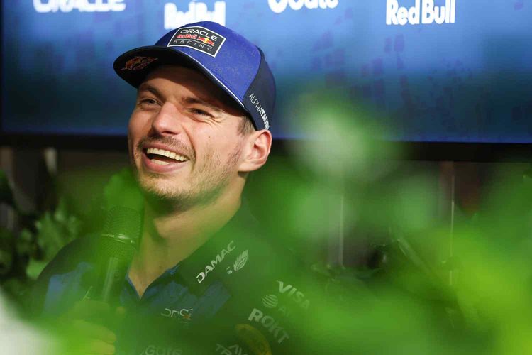 GP Singapura F1, Max Verstappen mantém cautela, mas aponta evolução da Red Bull