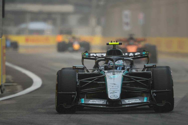 GP Singapura F1: Upgrade da Mercedes torna W17 menos estável