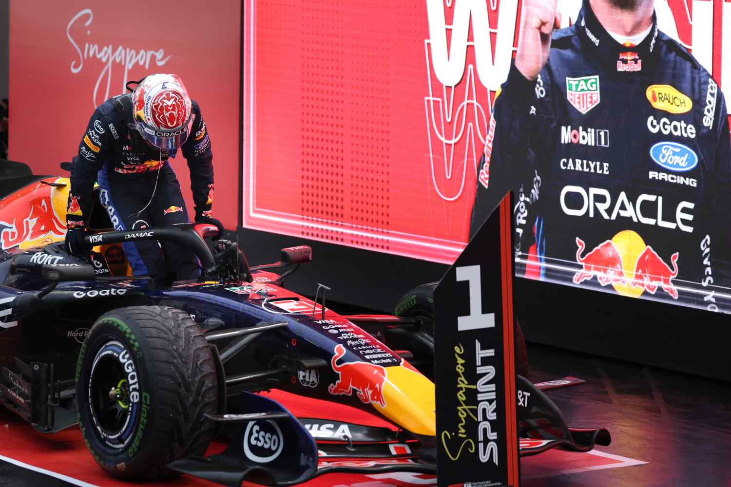 GP Singapura F1, Max Verstappen triunfa pela 1ª vez em Marina Bay: “ muito contente por vencer aqui”