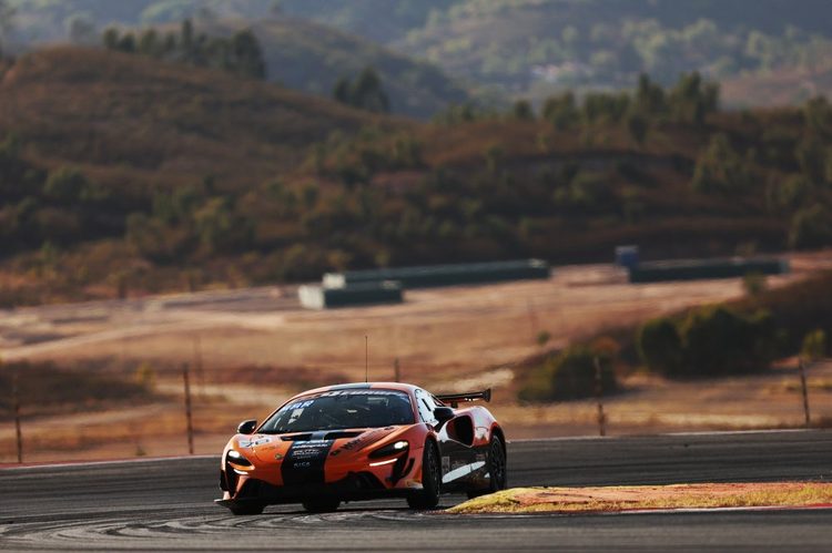 Cresswell e Gabbay dominam qualificações do GT4 European Series em Portimão