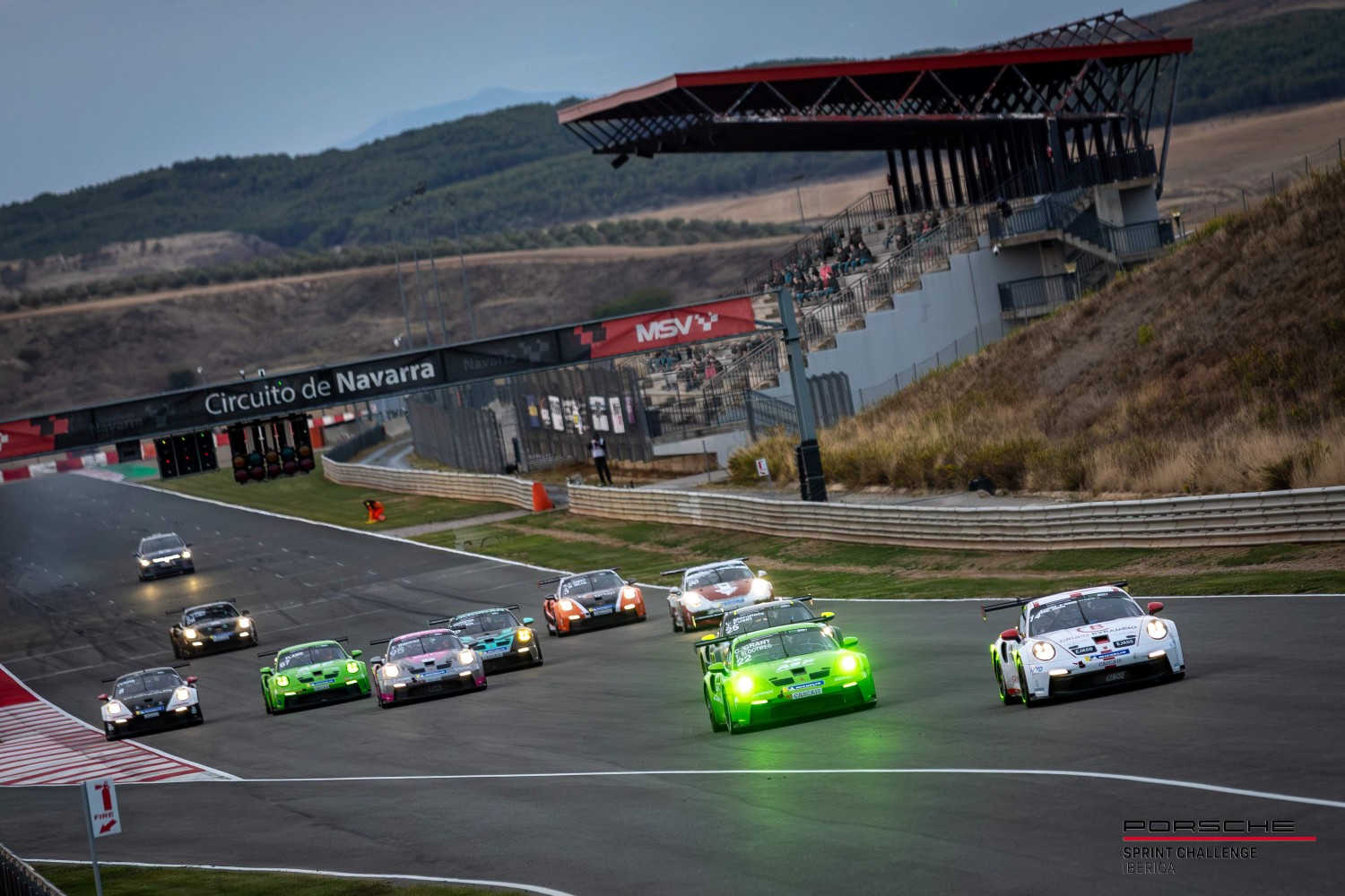 Porsche Sprint Challenge: GT Corse carimba títulos em Navarra