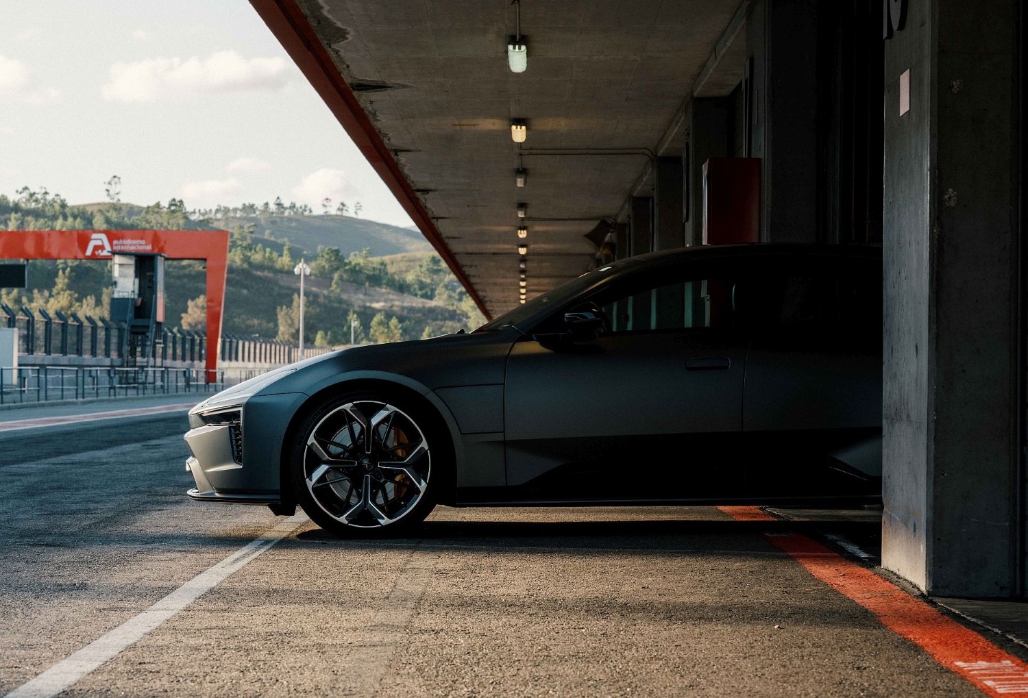 Polestar 5, por fim, em Portugal