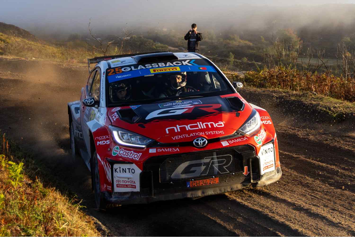 Rali 6 Cidades Norte de Portugal: Pedro Almeida e Rúben Rodrigues separados por 1.2s após PEC5