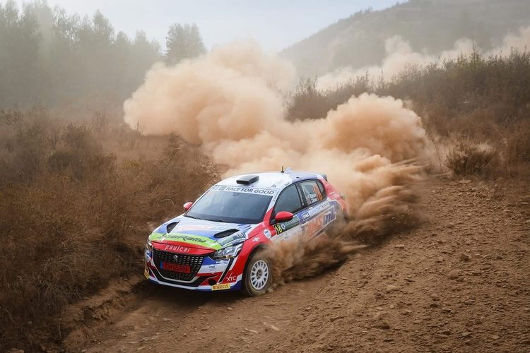 Pedro Câmara Jr. domina no Algarve, vence 2RM e relança luta na Peugeot Rally Cup Portugal