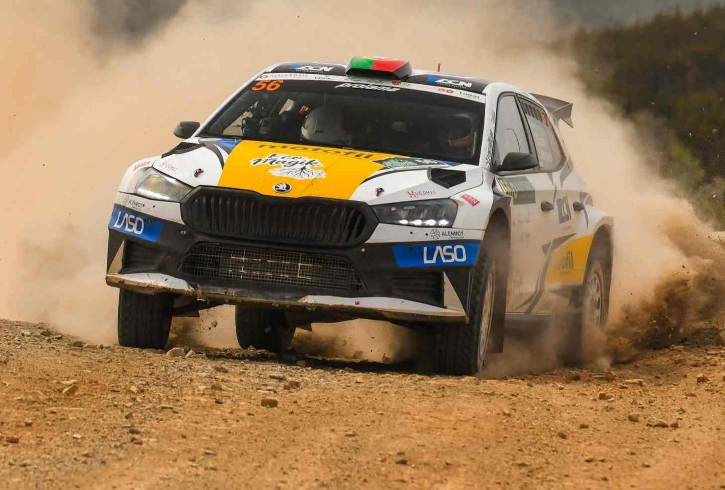 Ricardo Sousa faz balanço positivo da estreia na terra com o Skoda Fabia RS Rally2: “bom rali e excelente aprendizagem”