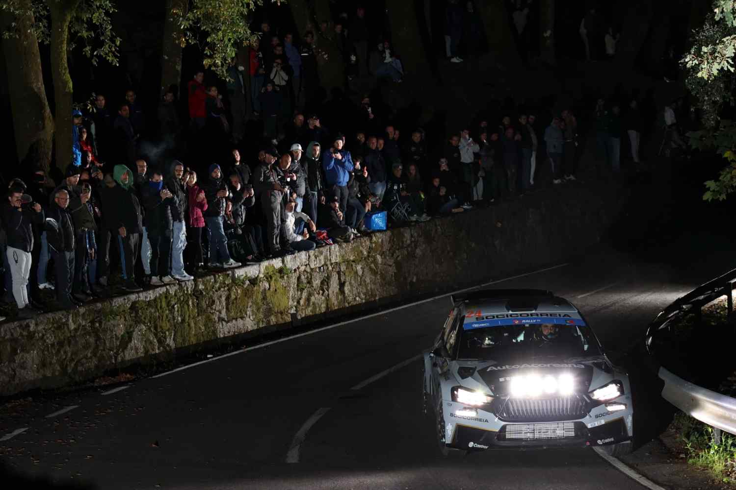 Rali 6 Cidades Norte de Portugal: Simone Tempestini lidera, Rúben Rodrigues em destaque no CPR