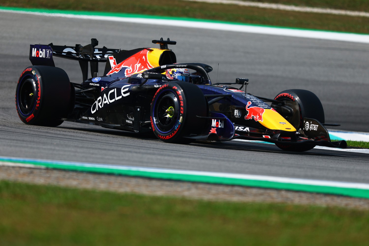 GP Bahrein F1: Max Verstappen conquista primeira pole do ano