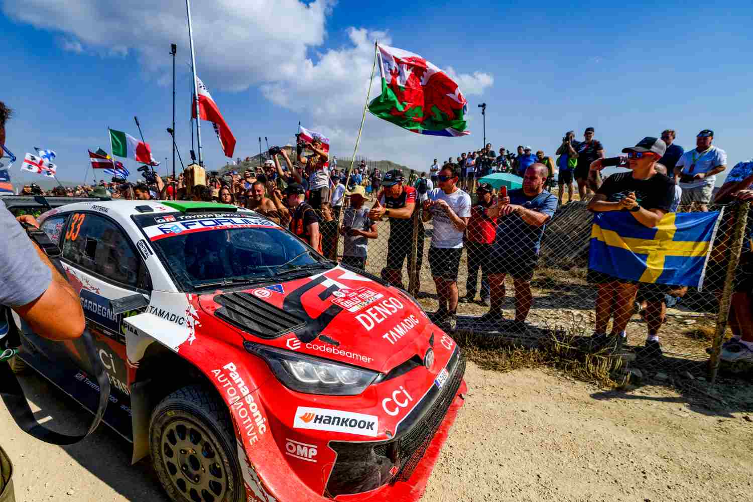 Elfyn Evans conquista o título mundial do WRC após final dramático na Sardenha