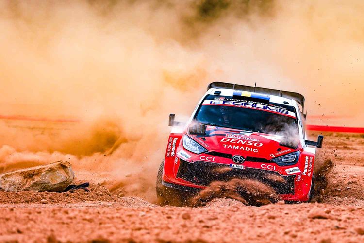 Oliver Solberg lidera o Rali de Itália da Sardenha após a superespecial inaugural