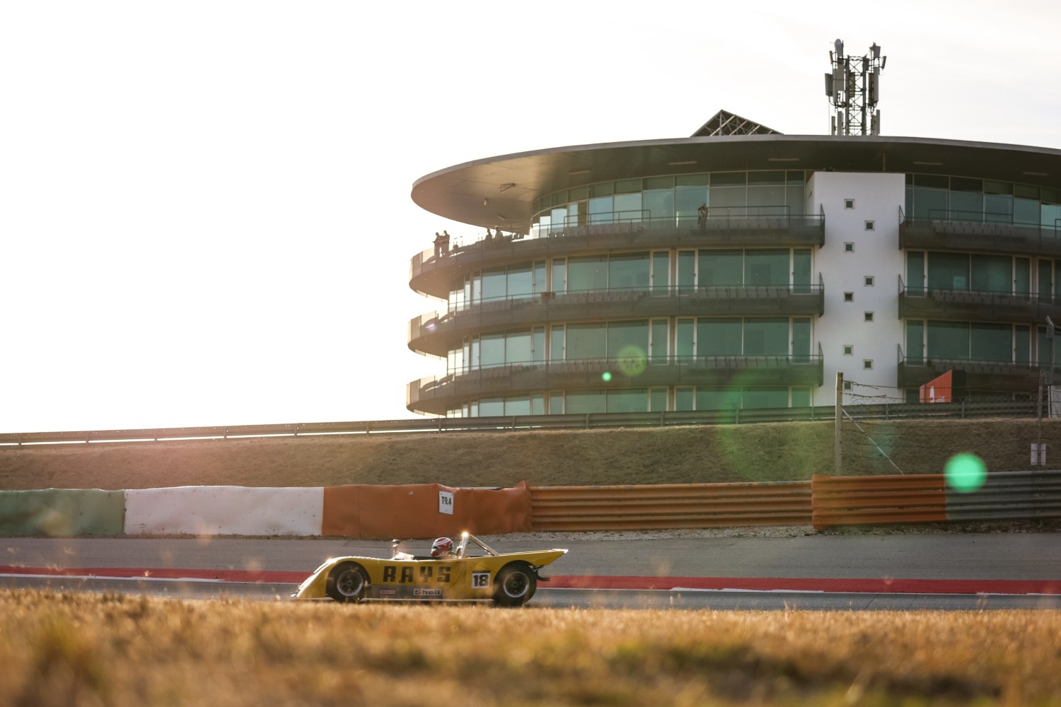 300 km Algarve Sports Cars: Chevron B19 na pole