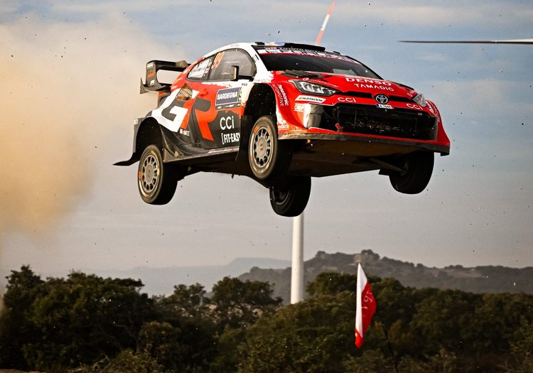 WRC, Rali da Sardenha, PEC10: Oliver Solberg termina a manhã na liderança